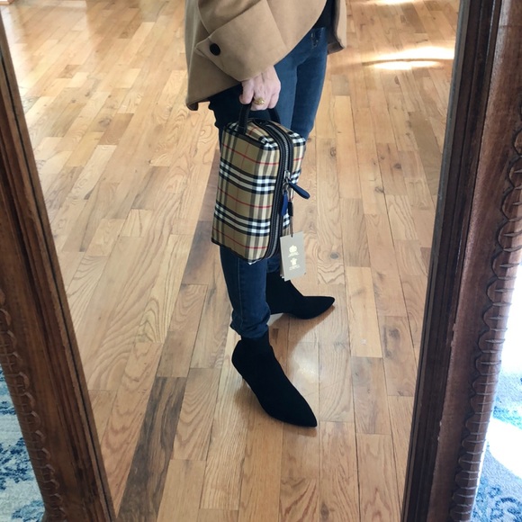 Burberry❤️❤️ - Picture 1 of 8